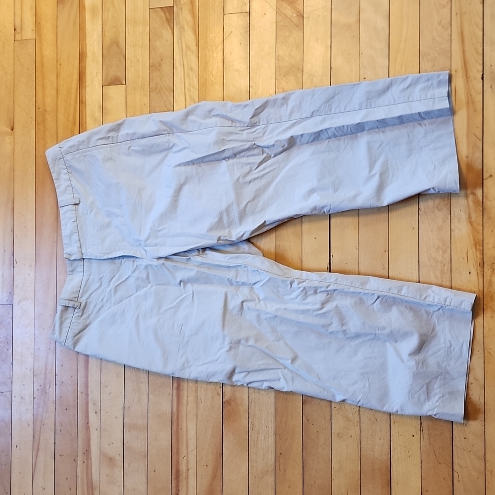 Old Navy women's tan capris size 10